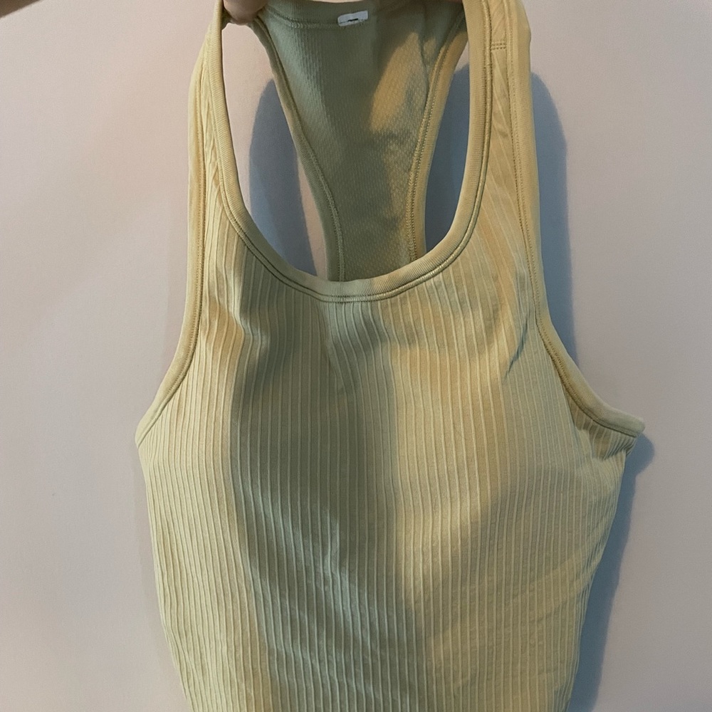 Lululemon ebb to street crop